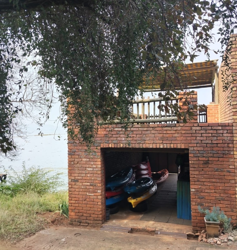 3 Bedroom Property for Sale in Kosmos North West
